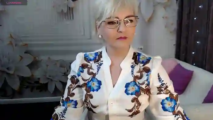 BlondeBrilliant7