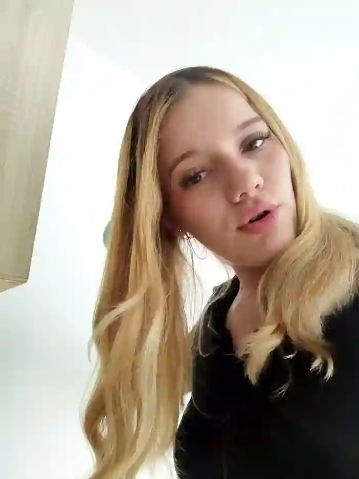 NicoleCut
