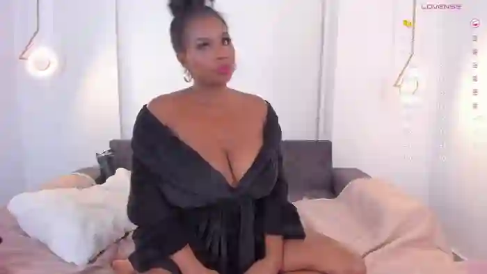_huge_boobs_ebony