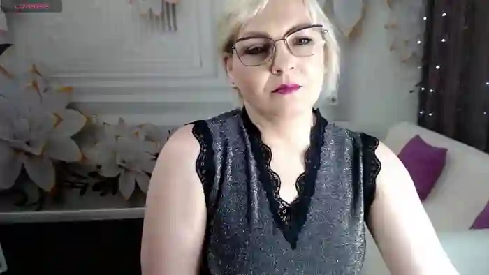 BlondeBrilliant7