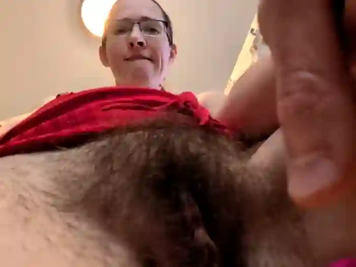 Milky_hairy_mommy
