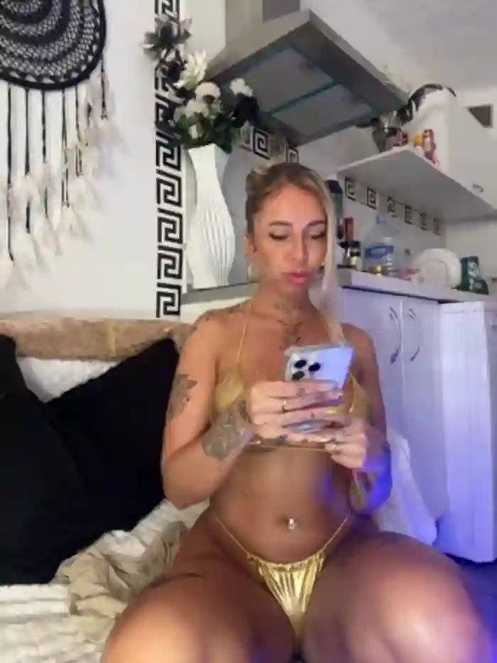CheekyChels