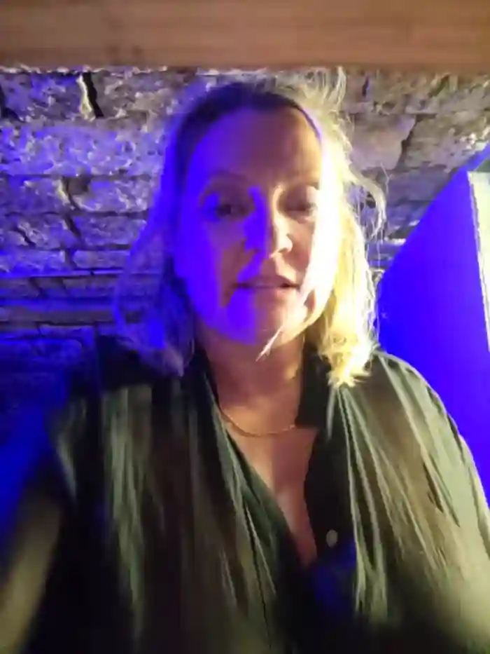 lady_charlyne