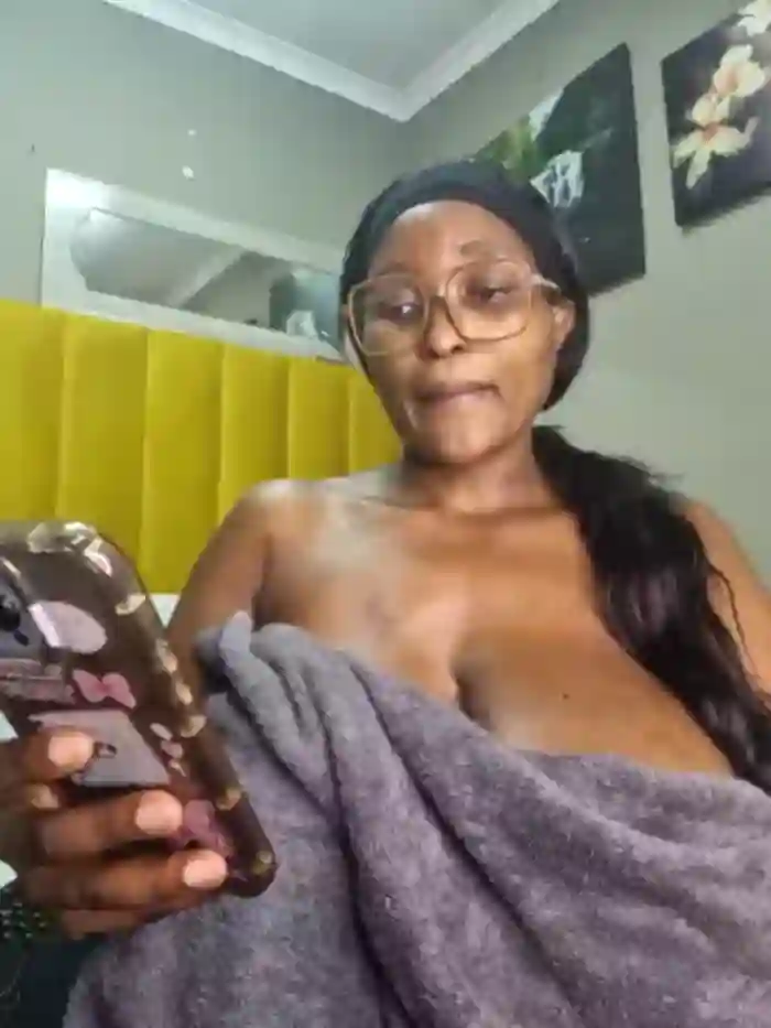 Bustygoddess32