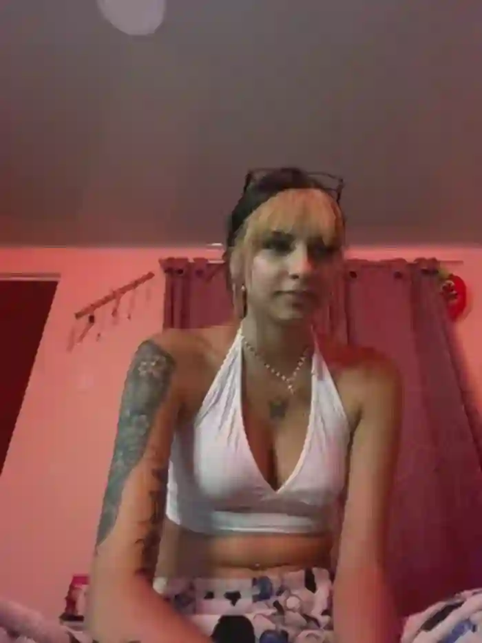Hilary_pinkk