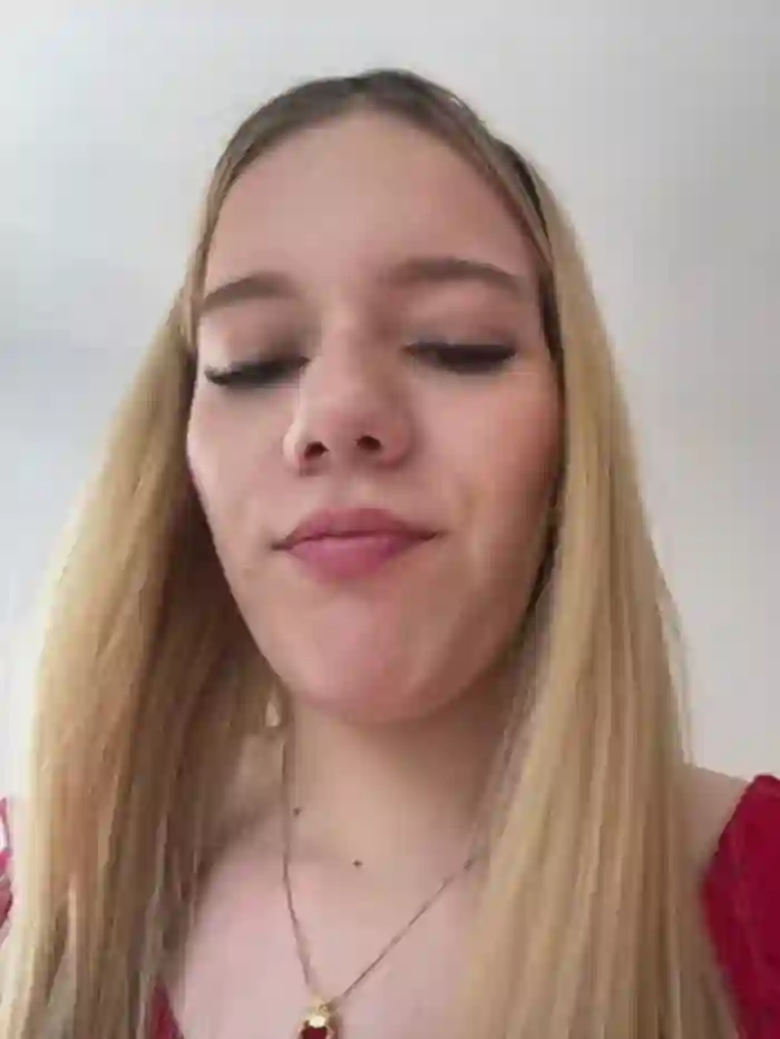 NicoleCut