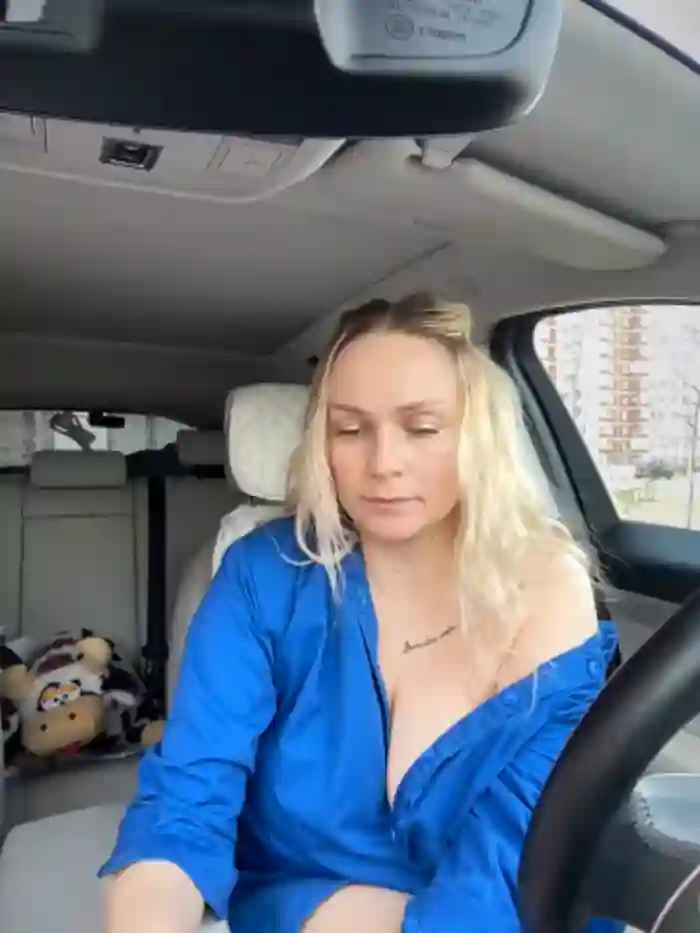 Bondgirl_013