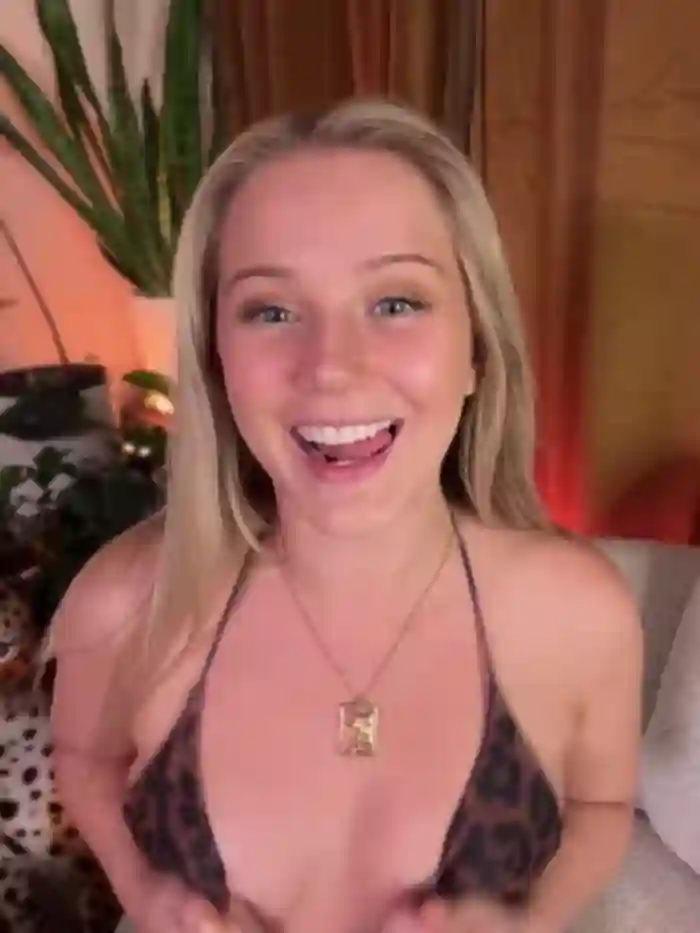 lexi_luv