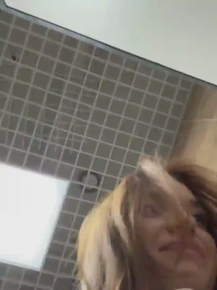 -AngelAri-