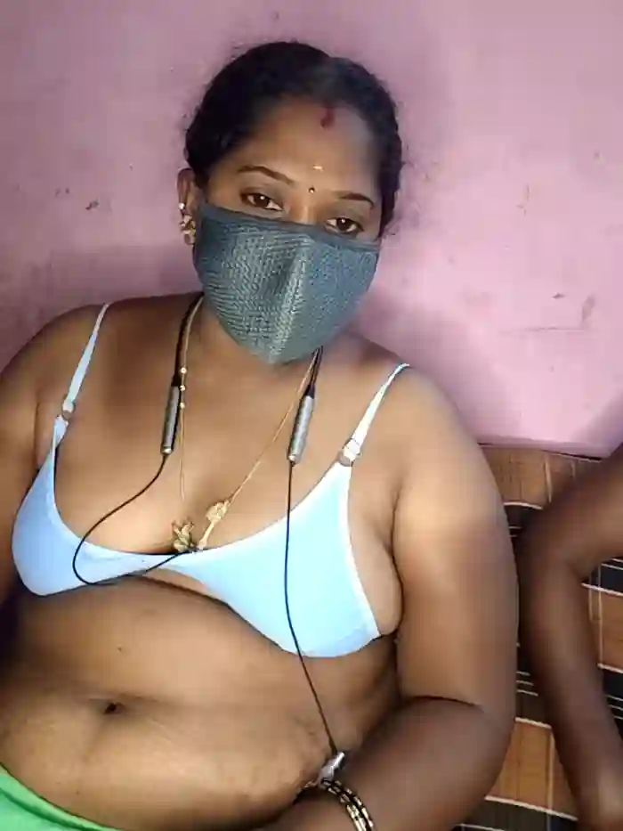 tamilvillagecouple1