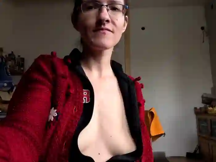 Milky_hairy_mommy