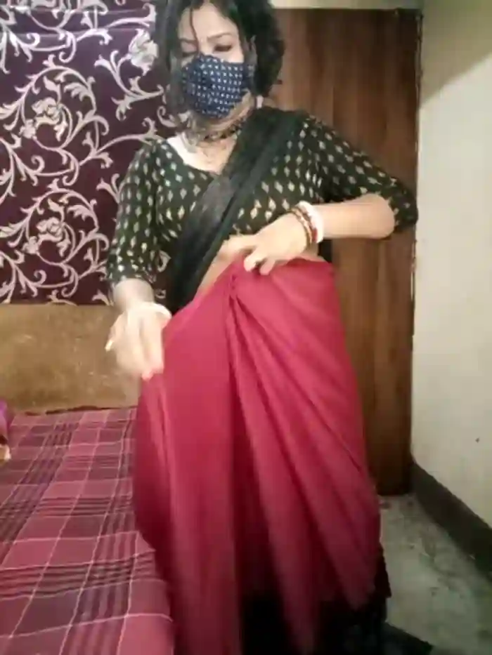 Hot_muskaan