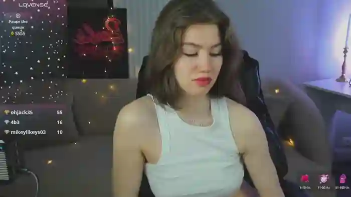Selena_grey_