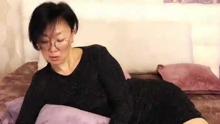 Asian_legs