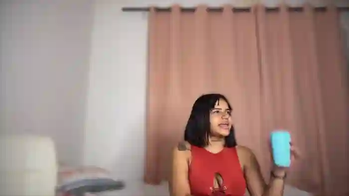 Mia_petite01