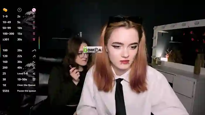 liana_kisses