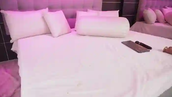 Bella_TS_