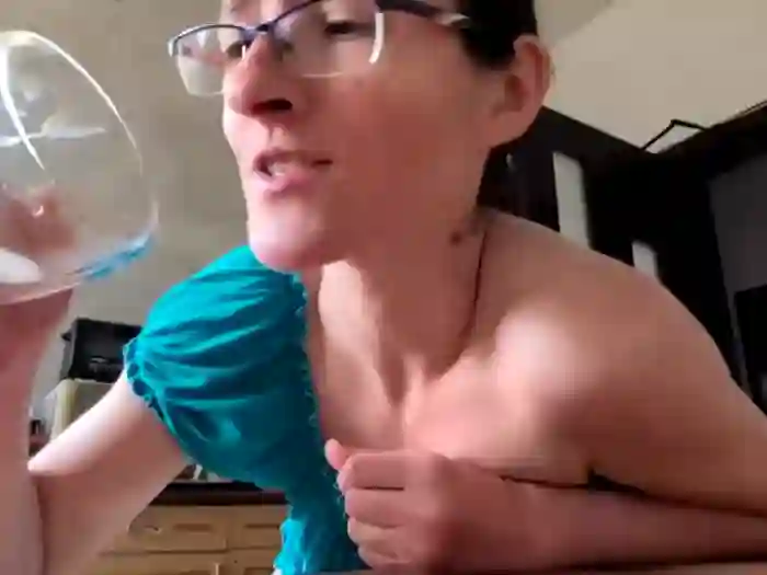 Milky_hairy_mommy