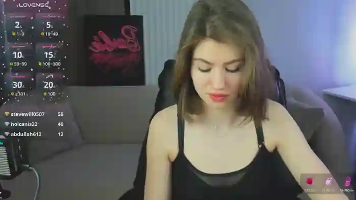 Selena_grey_
