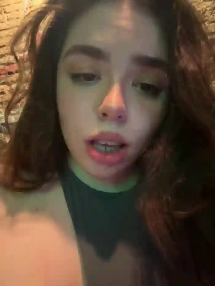 pantyless