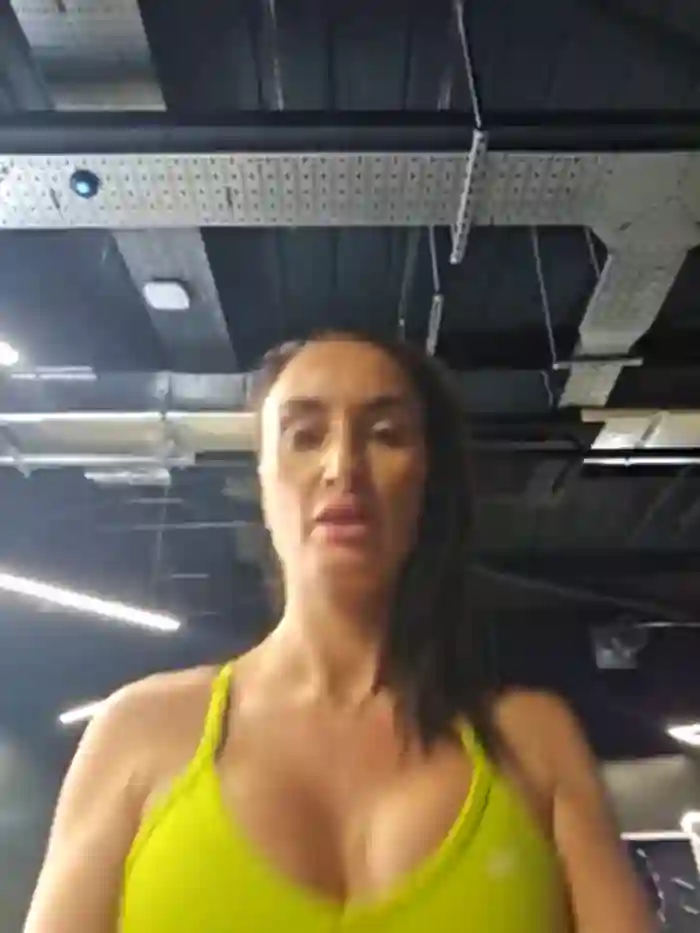 busty-milf-harper