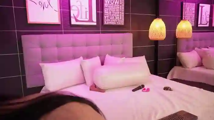 Bella_TS_