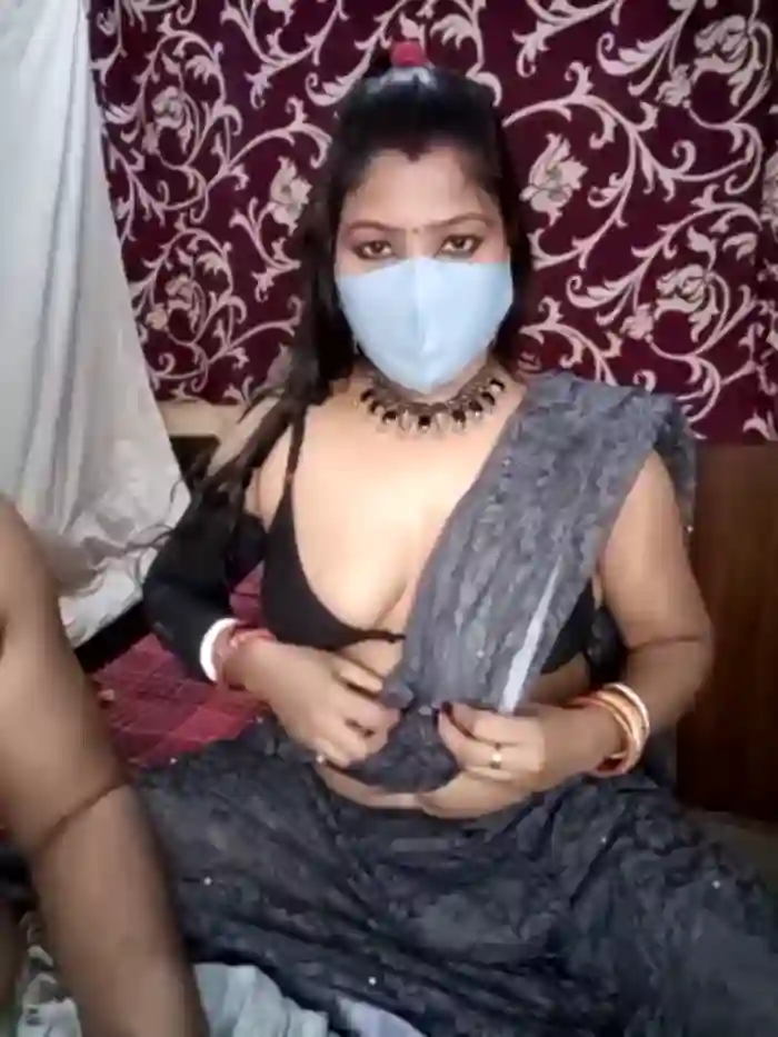 Hot_muskaan