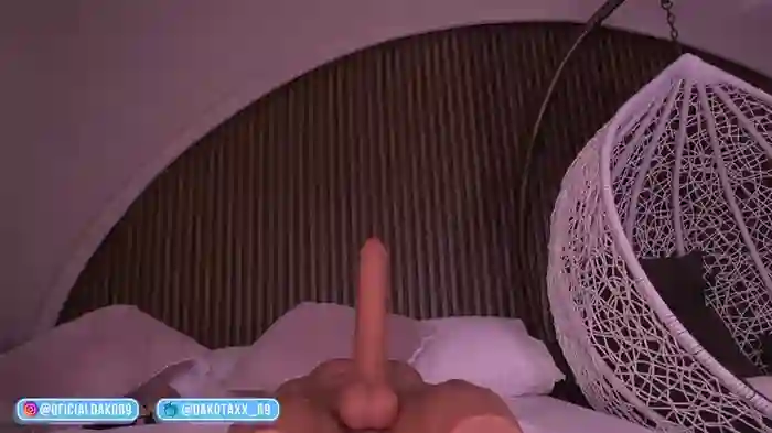Dakota_Lee
