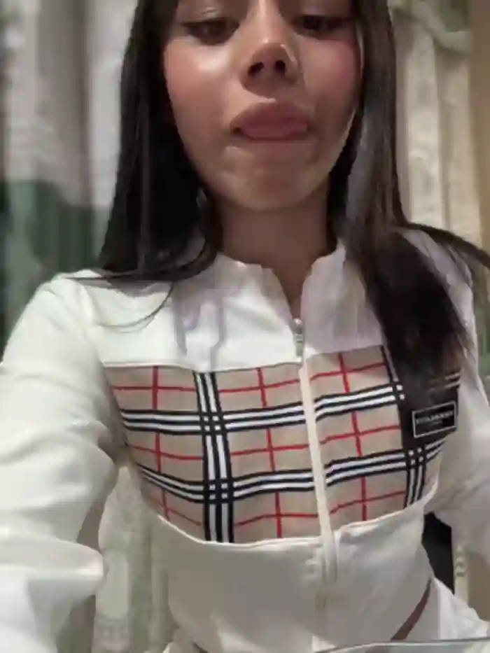 Laura-Khalifa