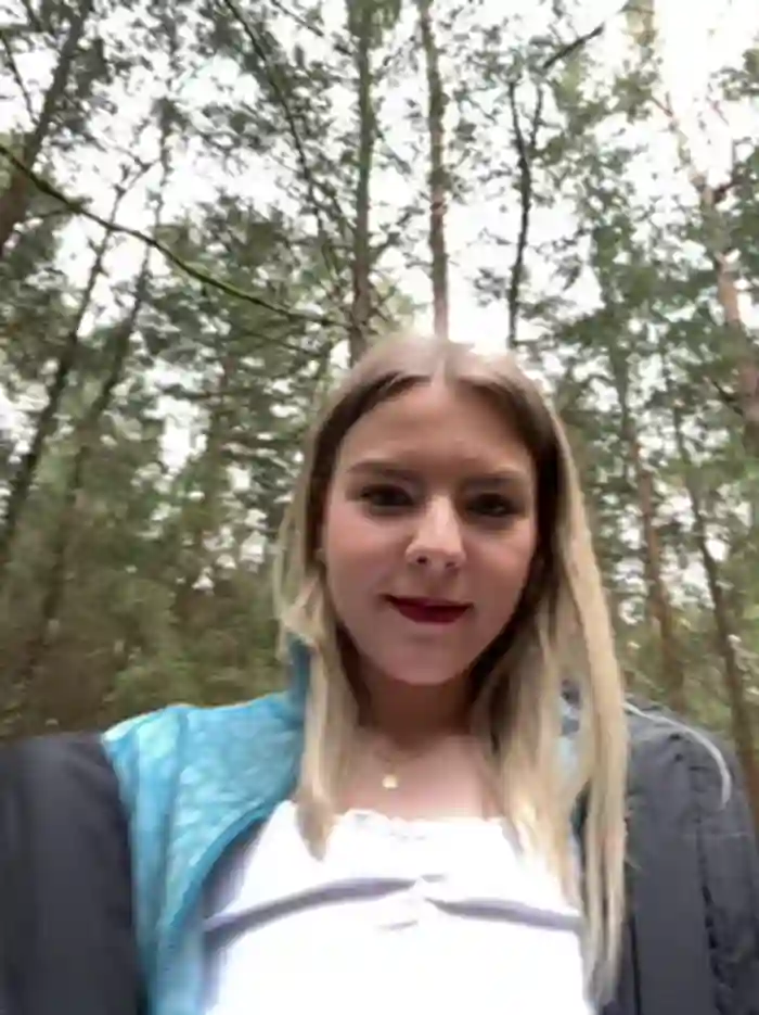 LaraBlond