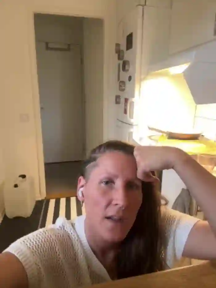 SwingWingWomanSweden