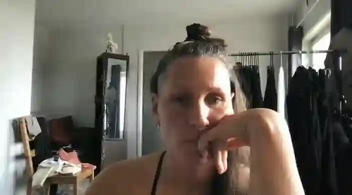 SwingWingWomanSweden