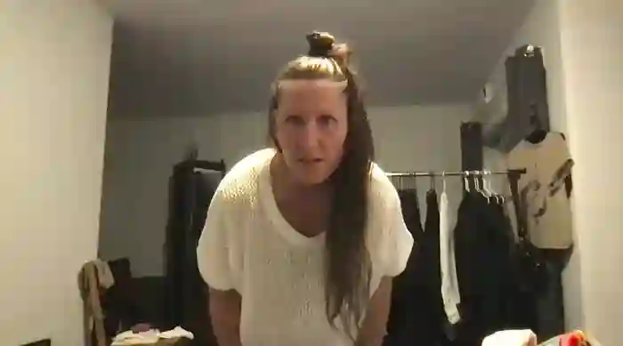 SwingWingWomanSweden