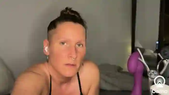 SwingWingWomanSweden