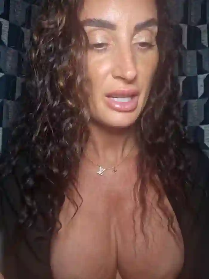 busty-milf-harper