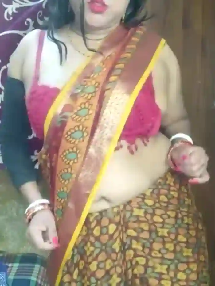Hot_muskaan