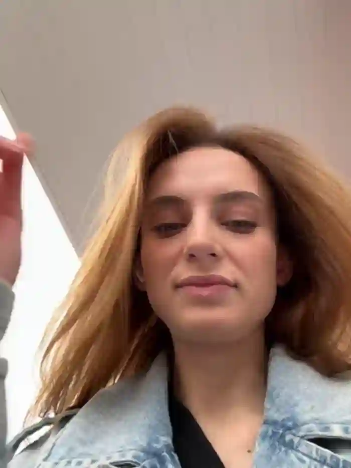 -AngelAri-