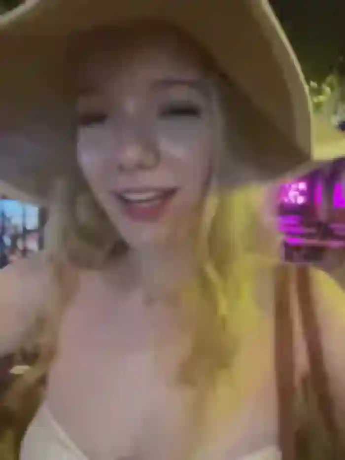 NicoleCut