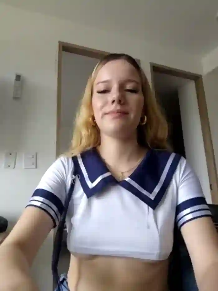 NicoleCut