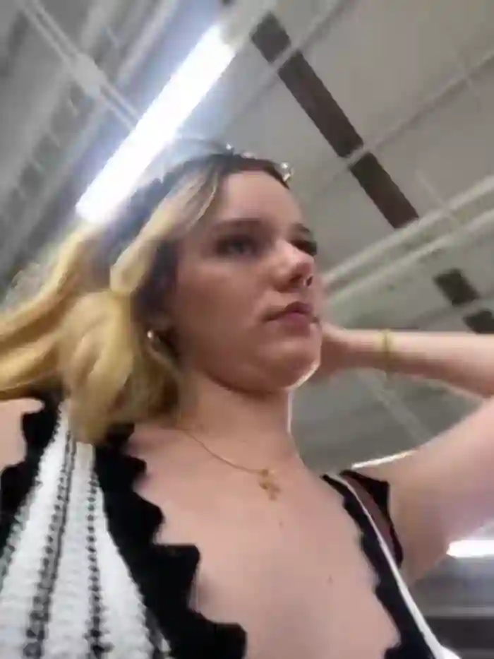 NicoleCut