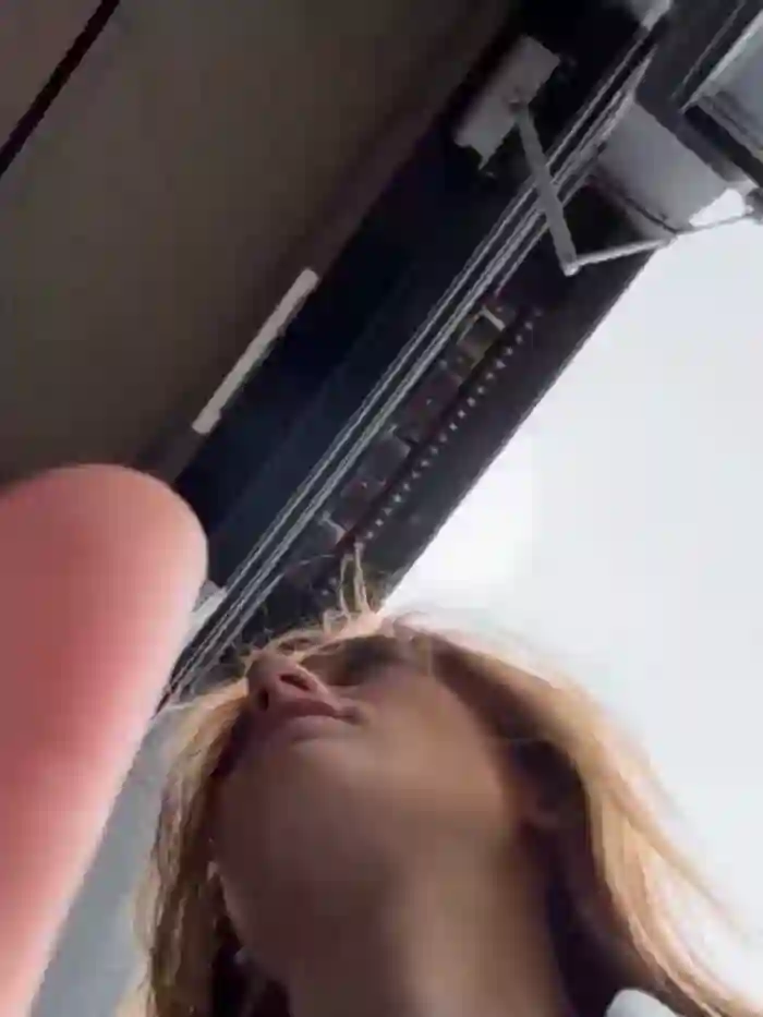 -AngelAri-