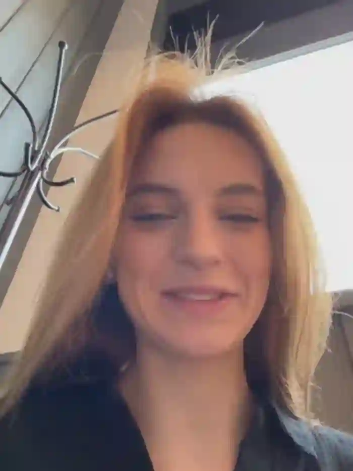 -AngelAri-