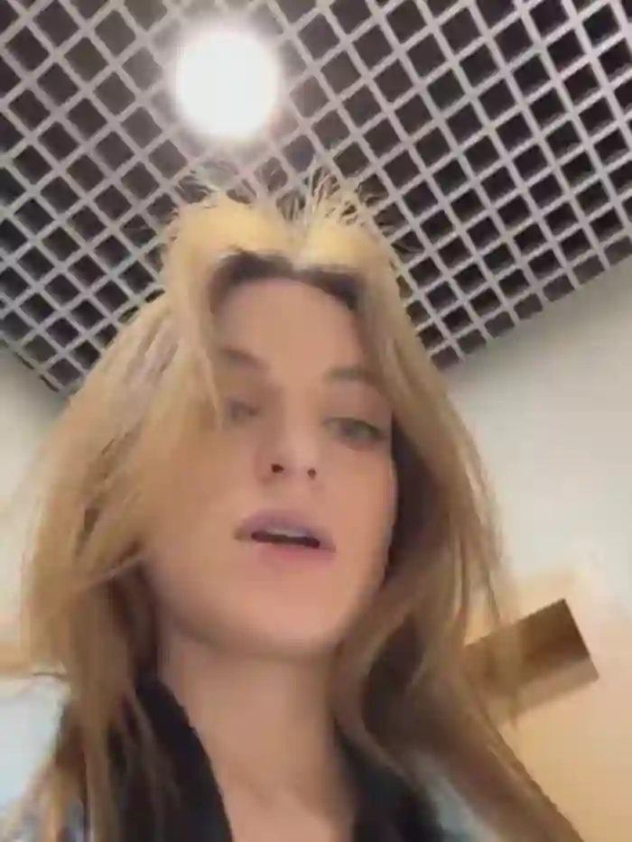 -AngelAri-