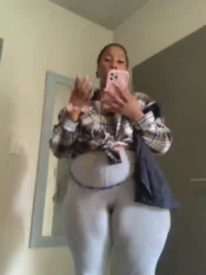 CurvyDesire1