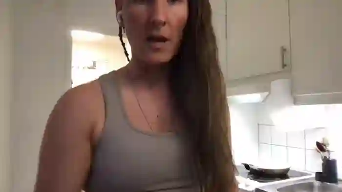 SwingWingWomanSweden