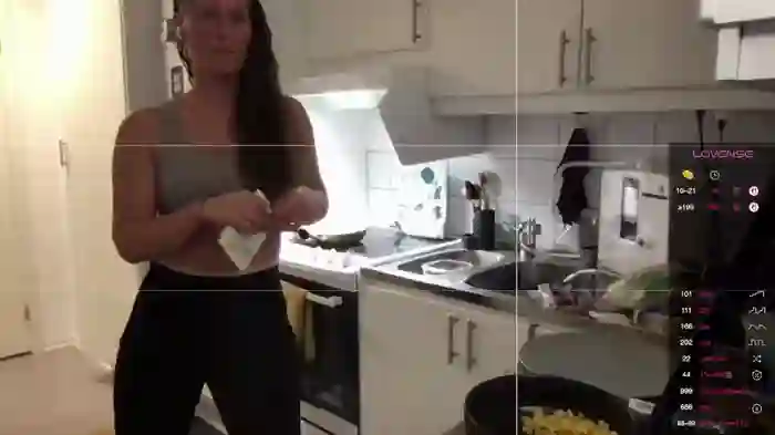 SwingWingWomanSweden