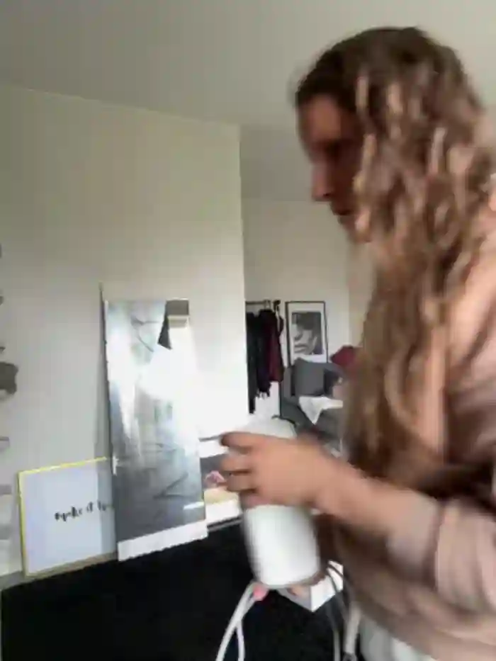 SwingWingWomanSweden