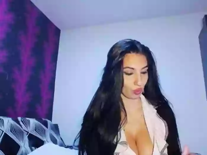 BrunetteBabe69