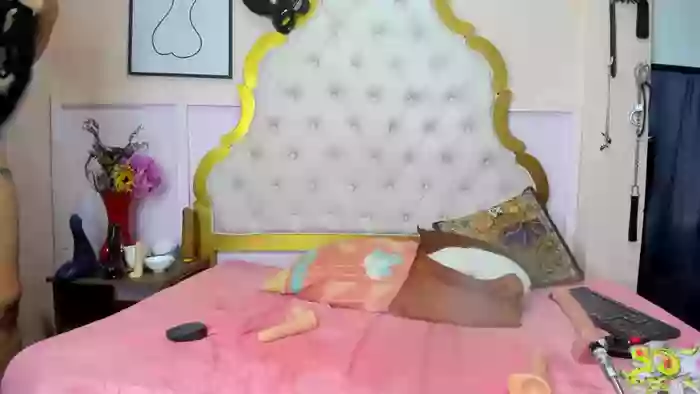 NaomyHott69