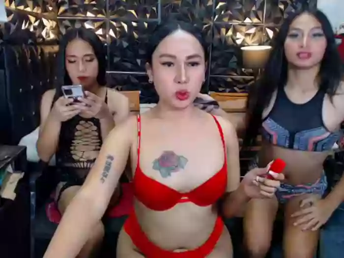 ThreeLadyTransCumForYou